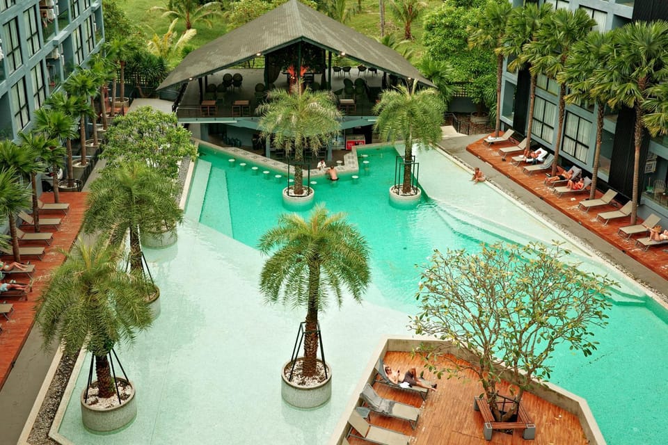 Pool view, Swimming pool, sunbed