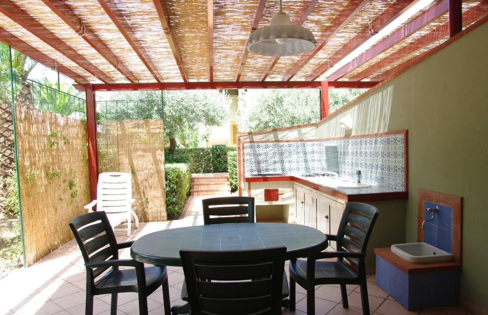 Patio, Kitchen or kitchenette