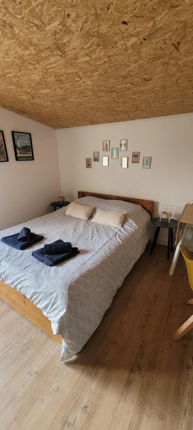Chambre indépendante chez l'habitant à la campagne proche bordeaux et l'ange bleu Vacation rental in Nouvelle-Aquitaine