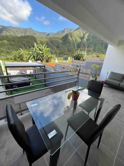 Appartement vue panoramique +spa Apartment in Saint-Leu