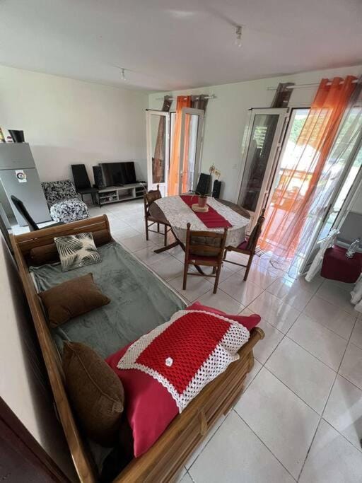 Appartement vue panoramique +spa Apartment in Saint-Leu