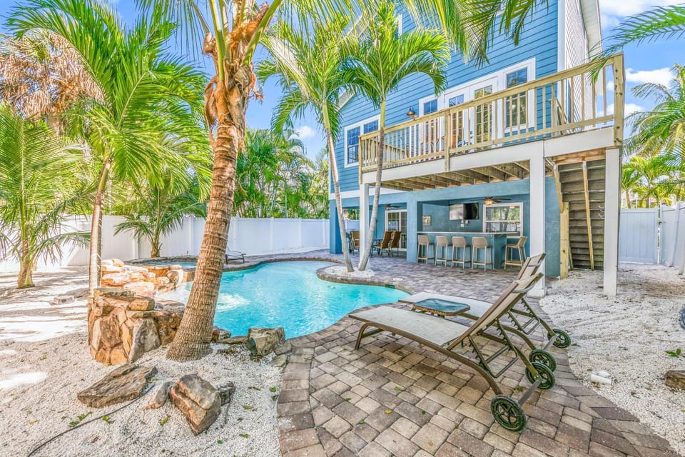 Mojito Splash House in Holmes Beach