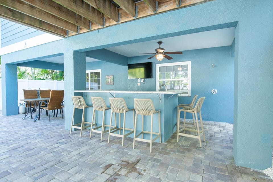Mojito Splash House in Holmes Beach