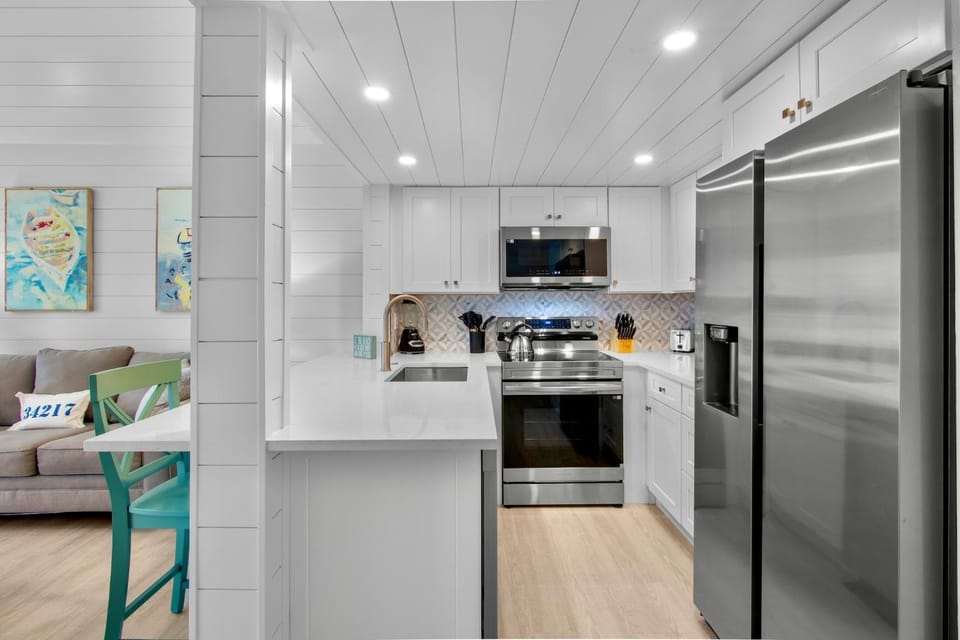 Coconuts Poolside #104 Apartment in Holmes Beach