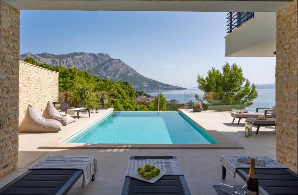 Beach, City view, Swimming pool