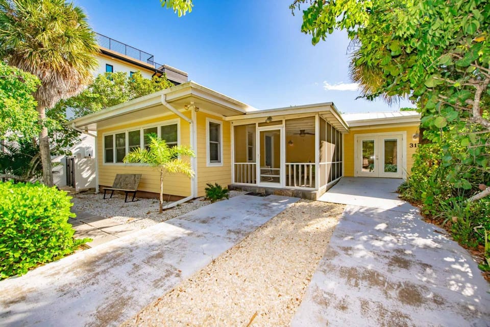 Sweet Melissas Beach House House in Anna Maria Island