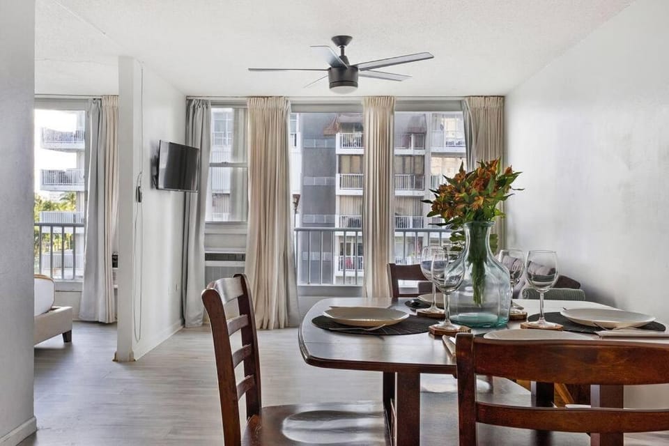 Living room, Dining area