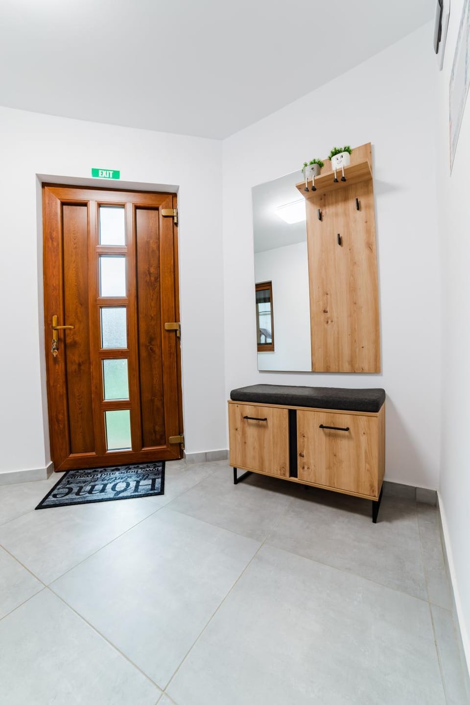 Lobby or reception, wardrobe