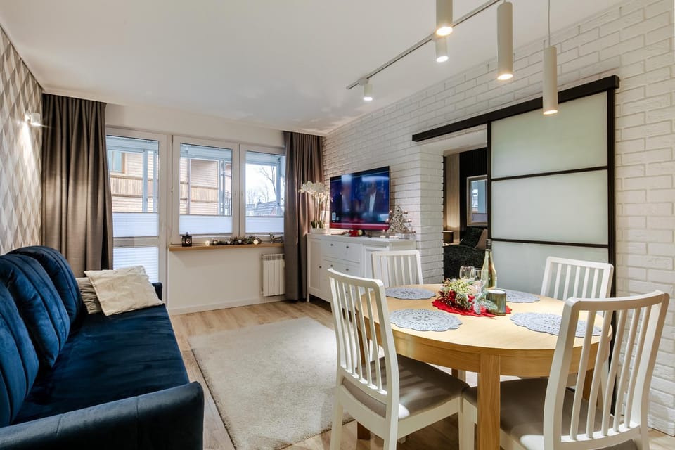 TV and multimedia, Balcony/Terrace, Living room, Seating area, Dining area