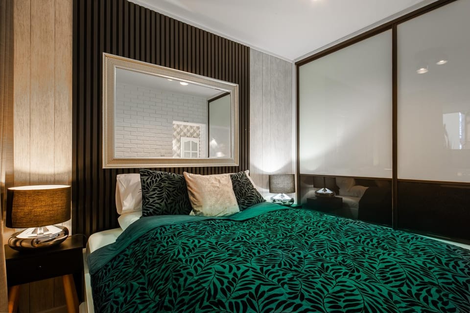 Bed, Photo of the whole room, Bedroom