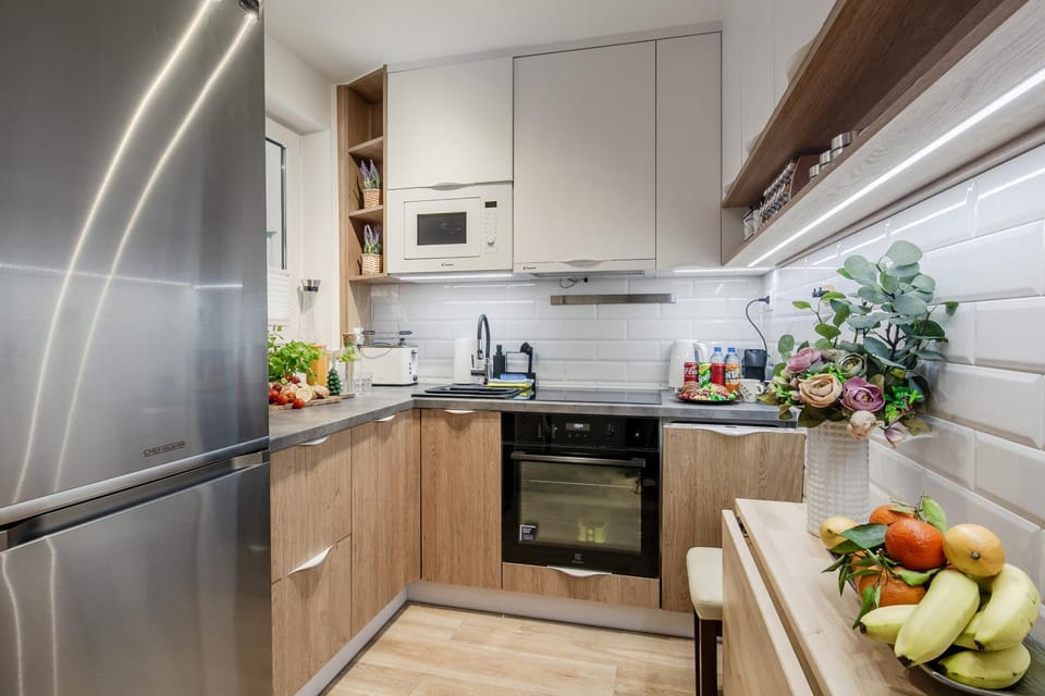 Kitchen or kitchenette, Food and drinks