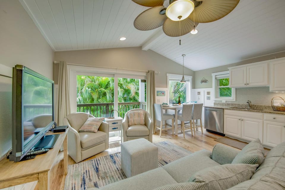 Sea Grape Escape Apartment in Holmes Beach