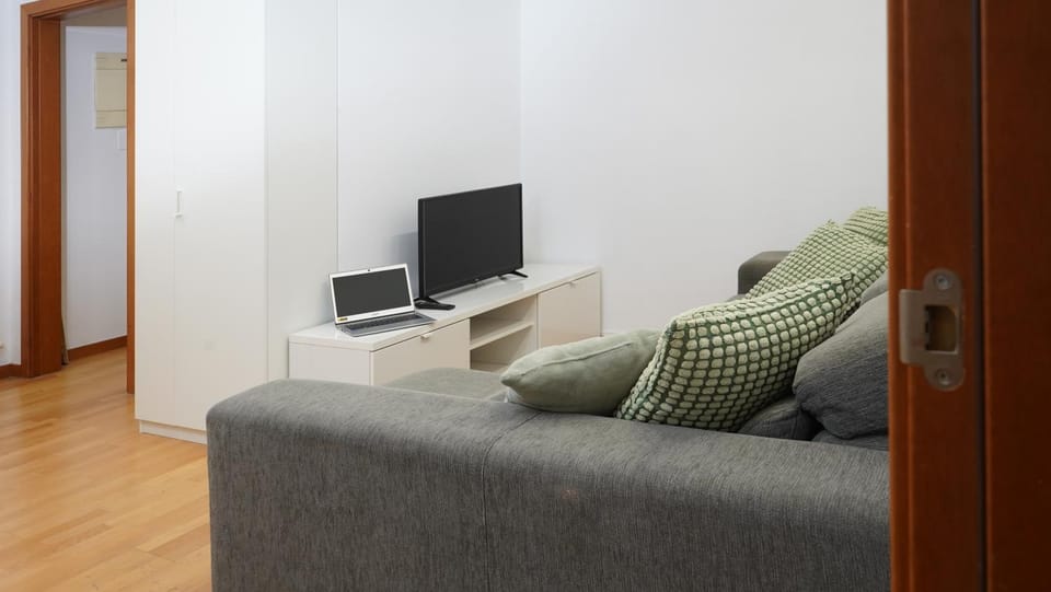 Communal lounge/ TV room, TV and multimedia, Living room