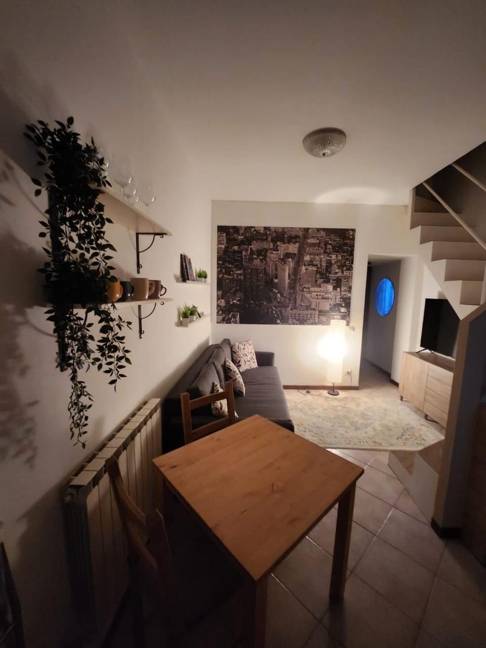 Bed, TV and multimedia, Seating area, Dining area