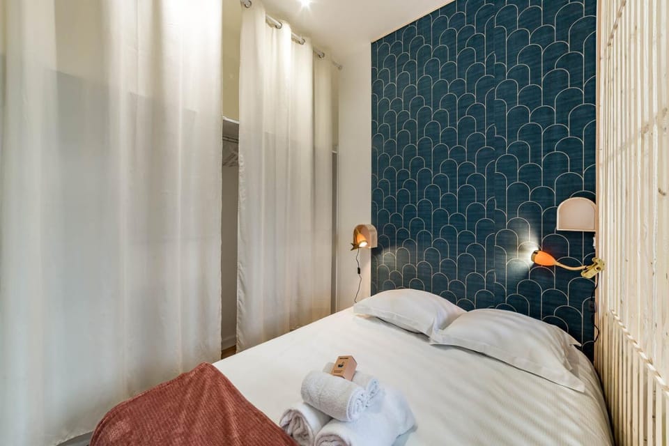Bed, Photo of the whole room