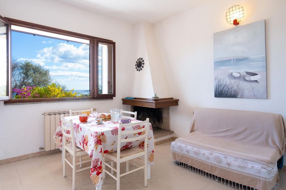 Living room, Dining area, Sea view