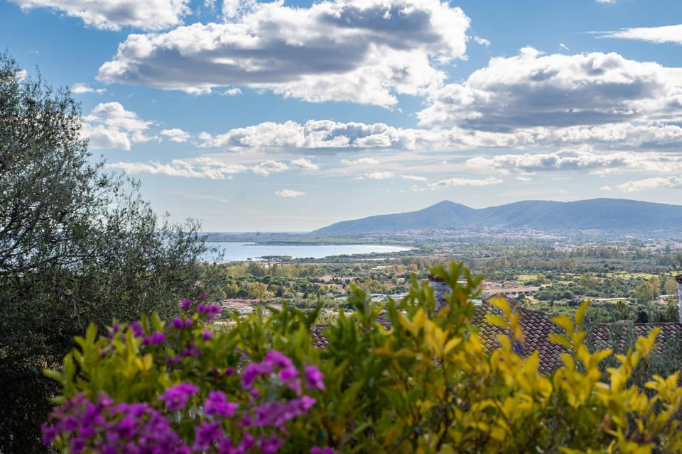 Mountain view, Sea view