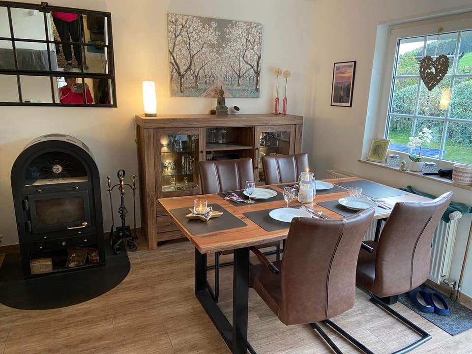 Living room, Seating area, Dining area, flat iron