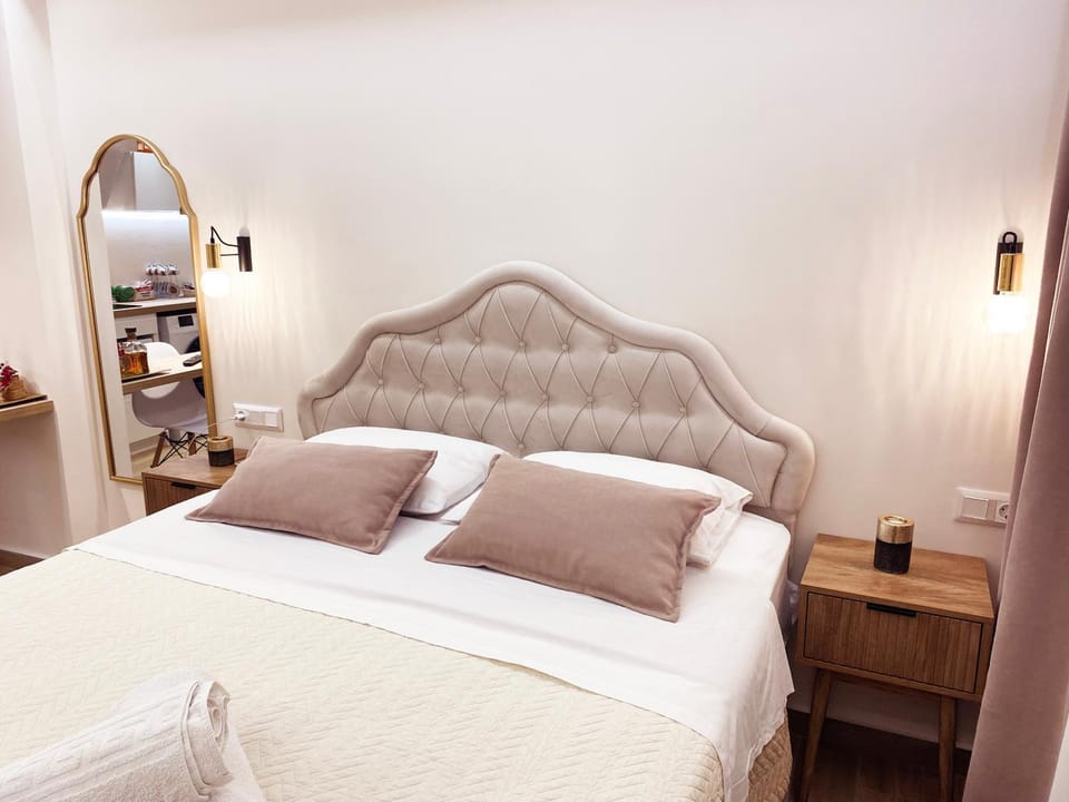 Bed, Photo of the whole room