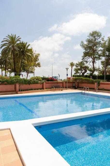 Apto moderno con piscina en 1ª línea de playa Apartment in Benicàssim