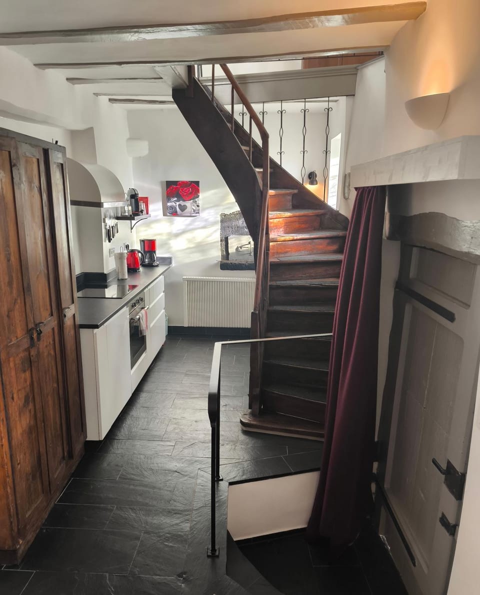 Kitchen or kitchenette, Kitchen or kitchenette