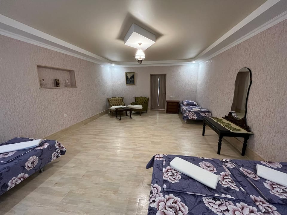Property building, Bed, Bedroom