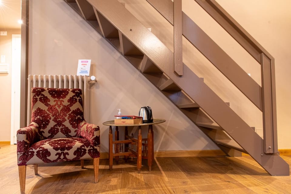 Living room, Decorative detail, Seating area