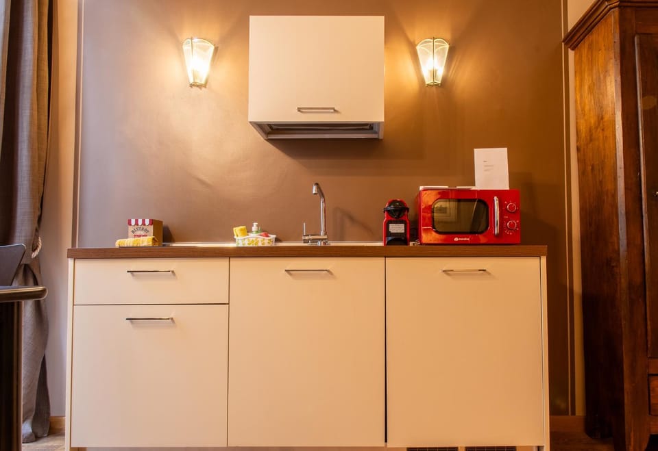 Kitchen or kitchenette, kitchen