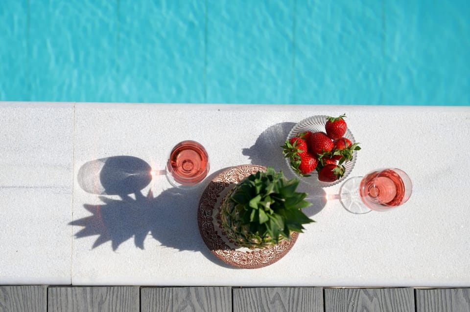 Decorative detail, Pool view, Swimming pool