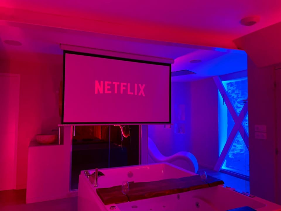 Les Jolies Nuits - À la folie, Loft & Spa Apartment in Pays de la Loire