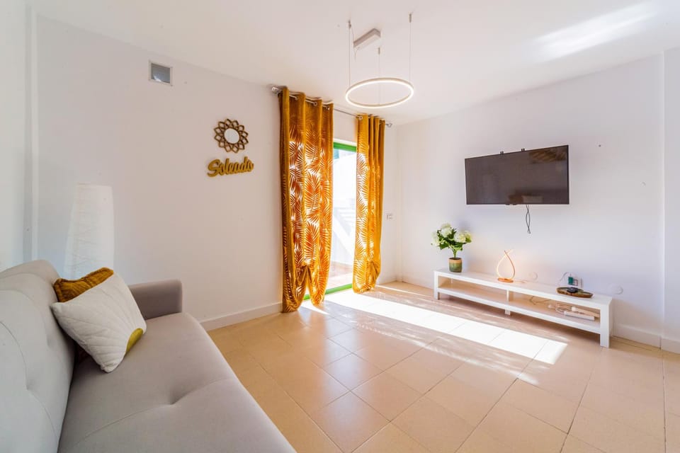Communal lounge/ TV room, TV and multimedia, Living room