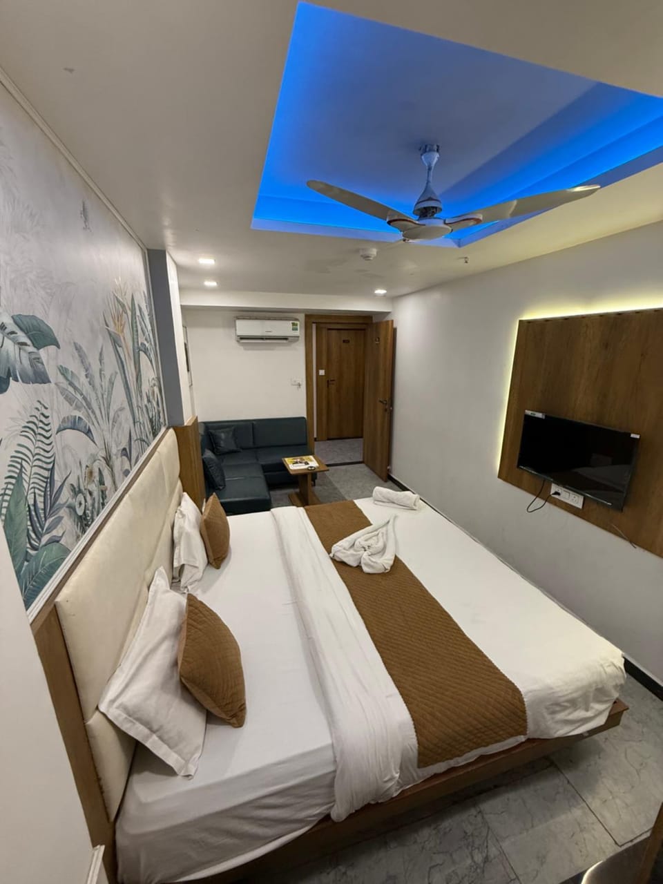 Hotel secure inn kadodara road Hotel in Gujarat
