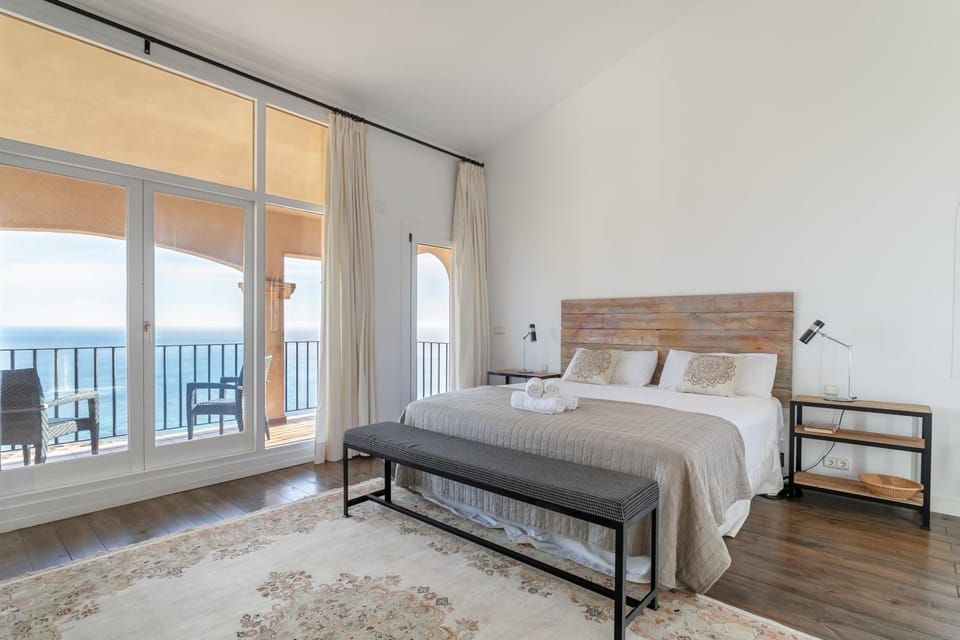 Property building, Living room, Bedroom