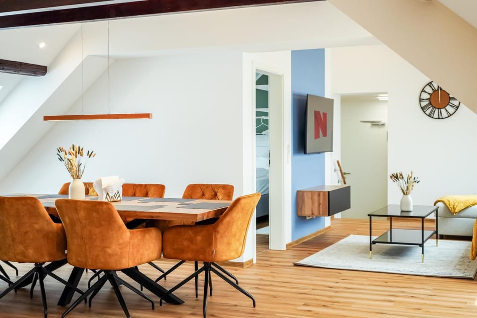 TV and multimedia, Living room, Dining area