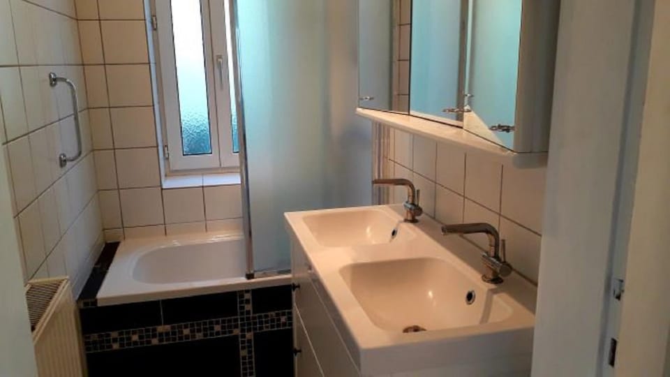 Bathroom, Bath