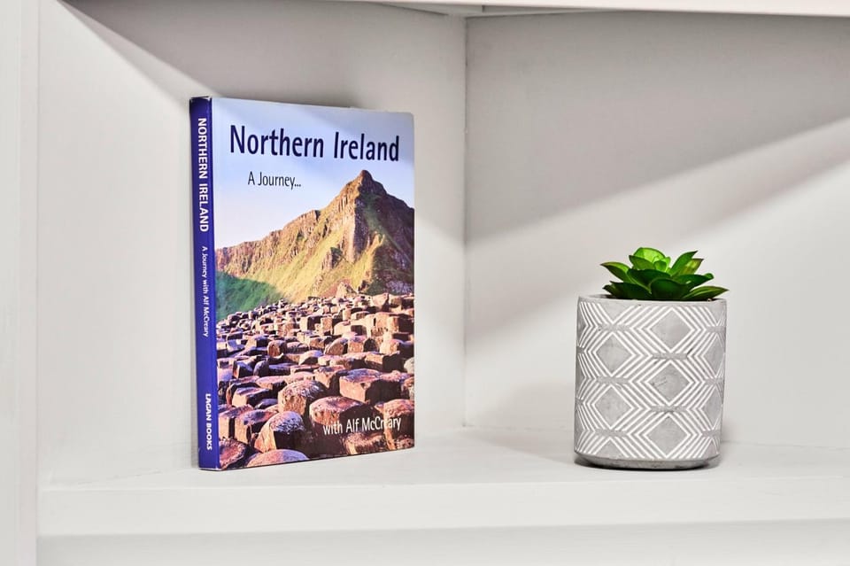 Stylish Apt Steps to Beach - Princess Yellow 2 Apartment in Portrush