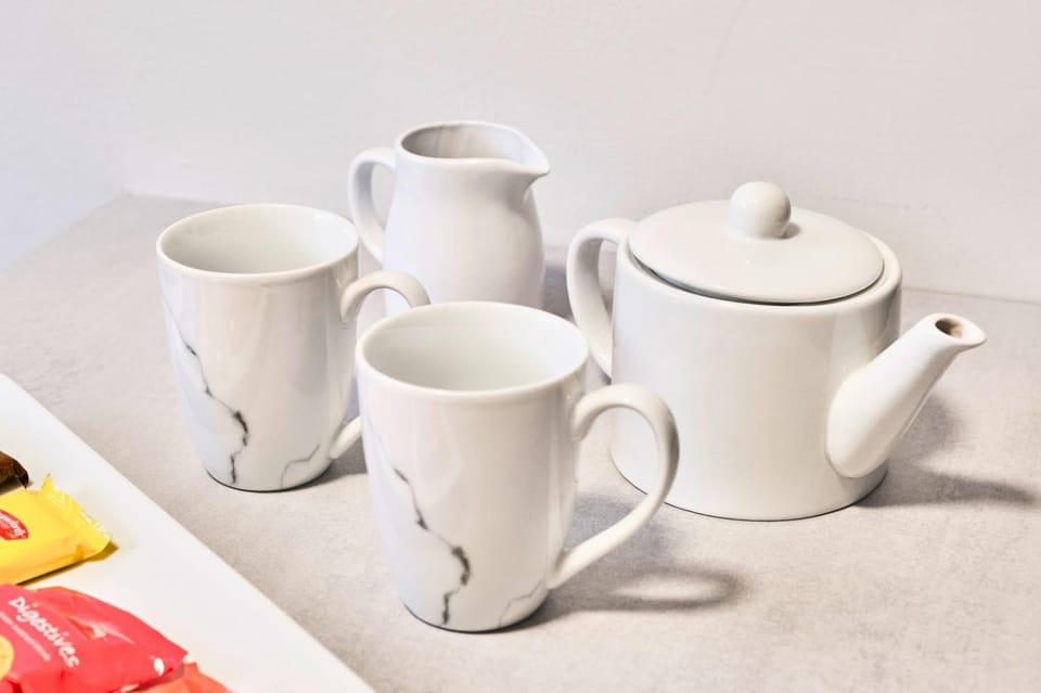 Stylish Apt Steps to Beach - Princess Yellow 2 Apartment in Portrush