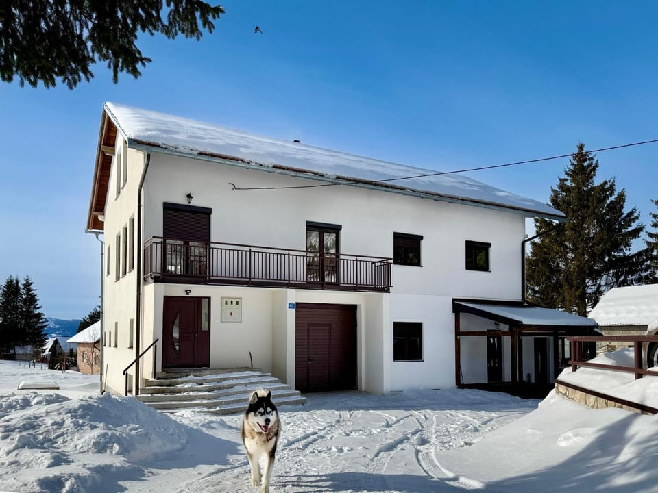 Visoravan 1200 Apartment in Federation of Bosnia and Herzegovina
