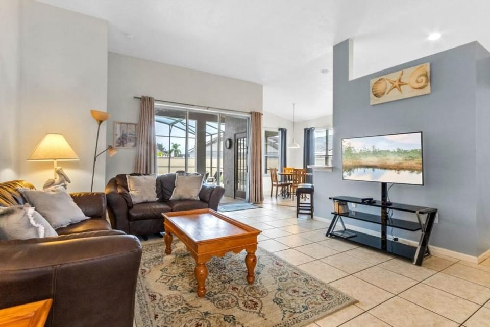 3Br 2Ba Private Pool Villa just steps away from villa Villa in Four Corners