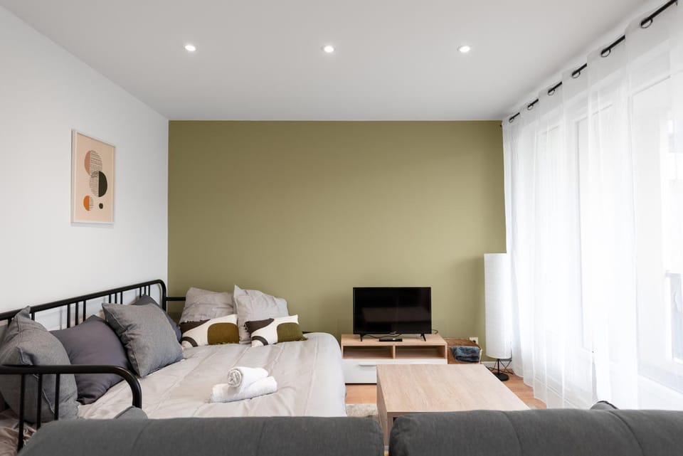 TV and multimedia, Living room, Seating area