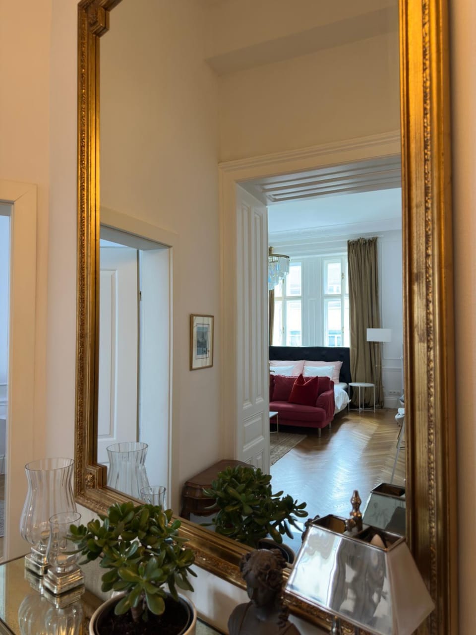 Bed, Living room, Photo of the whole room, Seating area, Bedroom