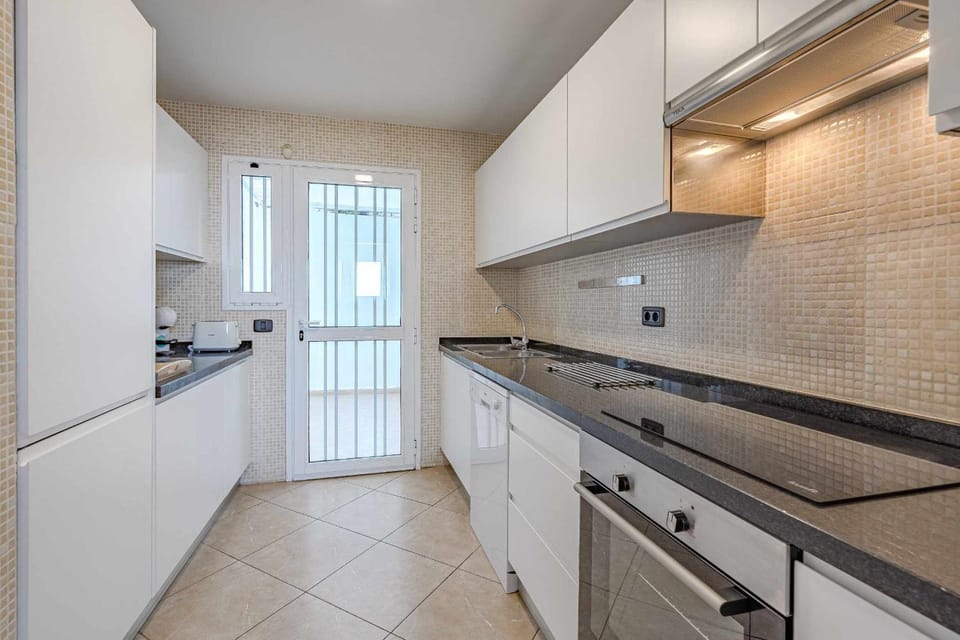 Kitchen or kitchenette, minibar, pet friendly, stove