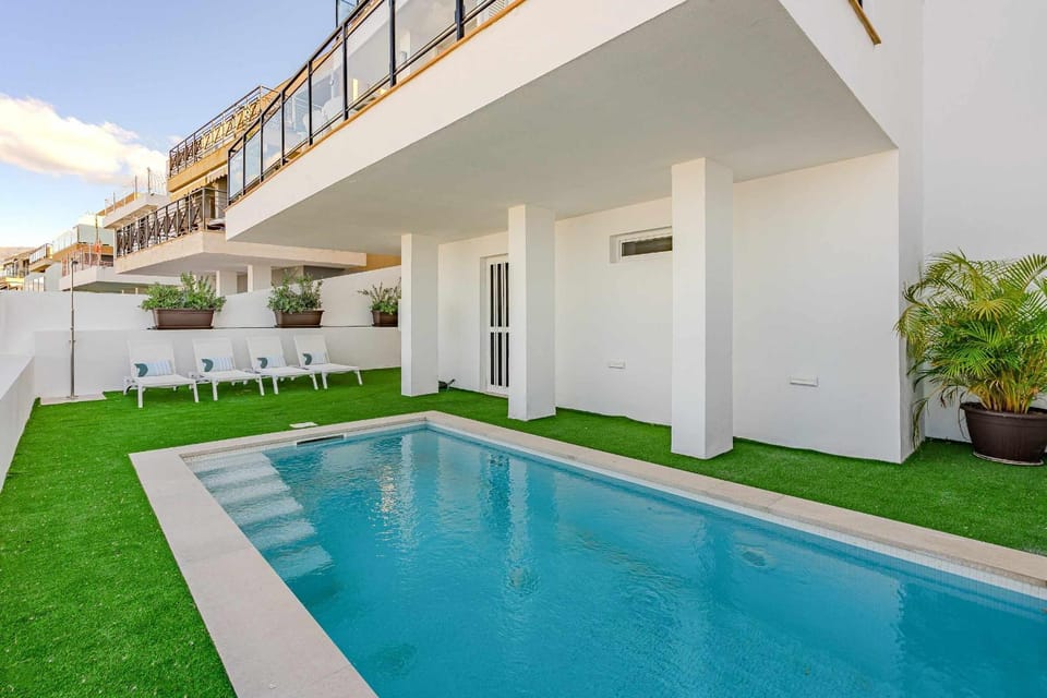 Garden, Pool view, Swimming pool, sunbed