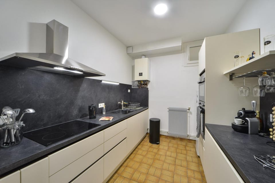 Kitchen or kitchenette