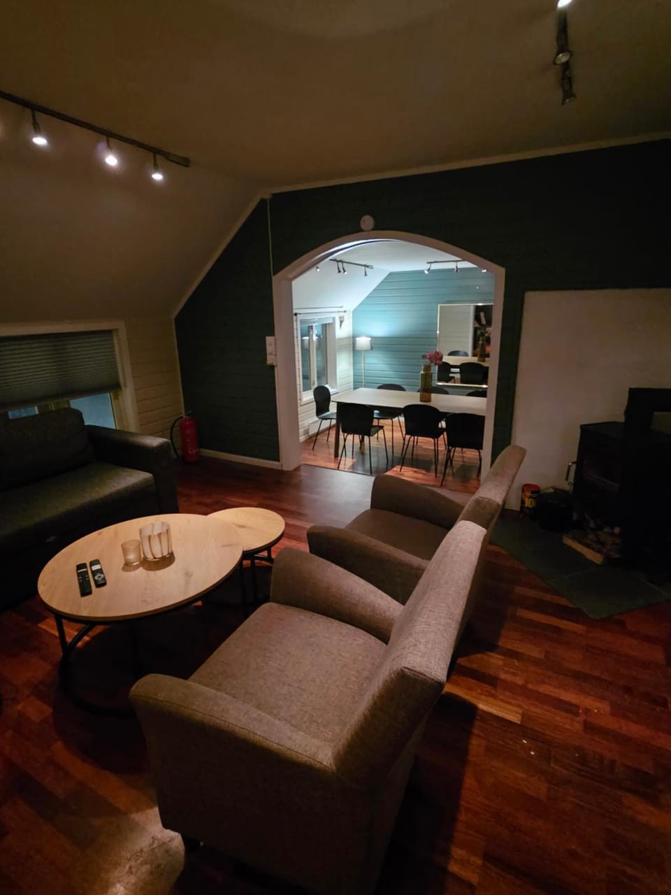 TV and multimedia, Living room, Seating area, Dining area