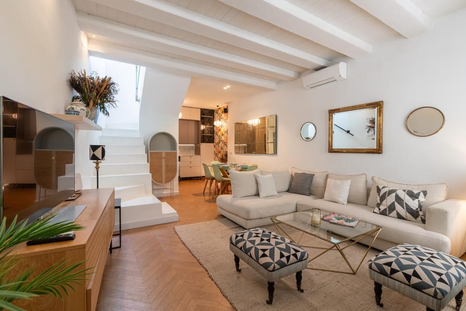 TV and multimedia, Living room, Seating area