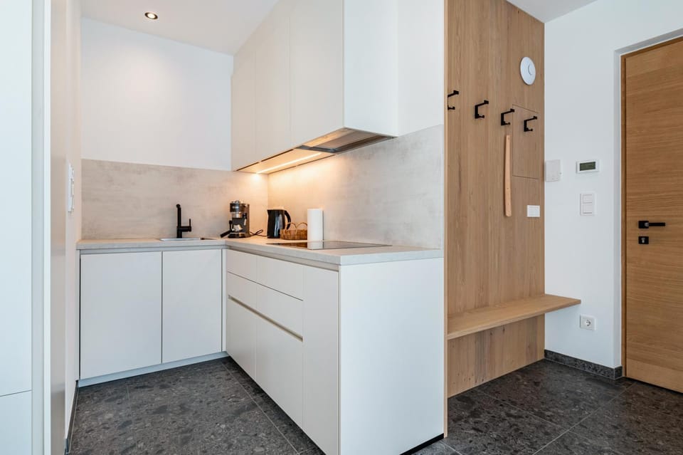 Kitchen or kitchenette, Living room