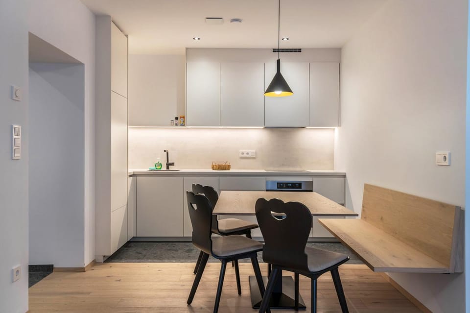 Property building, Kitchen or kitchenette, Living room