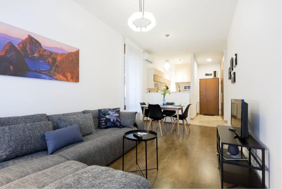 TV and multimedia, Living room, Dining area