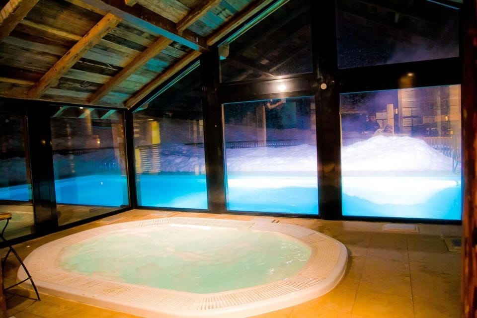 Hot Tub, Pool view